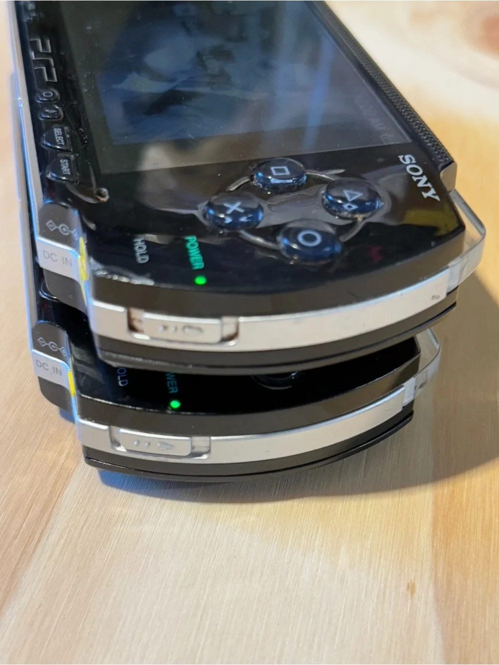 2-Sony PSP-1001/06 Handheld Console Turns On Won’t Charger-For Parts/Repair/Only